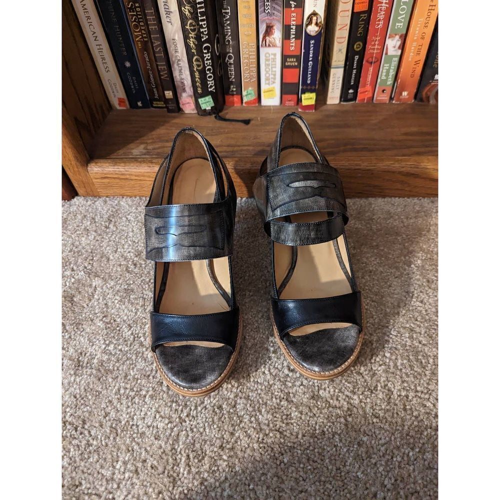 Ellen verbeek grey heels with detachable foot cuff sz 40 euc